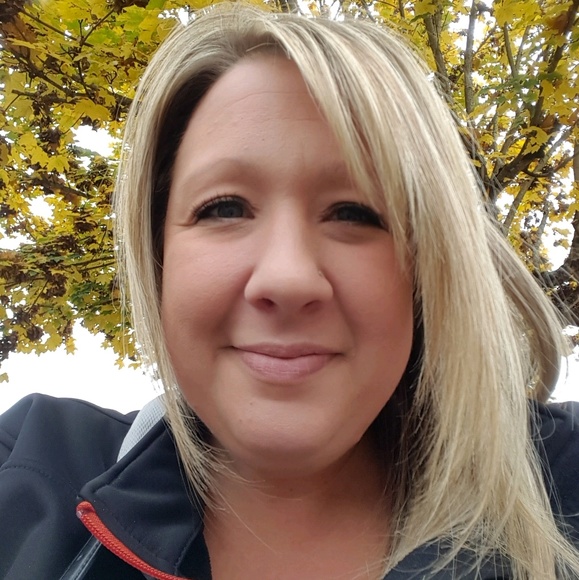 Meet your Posher, Heidi - Picture 1 of 1